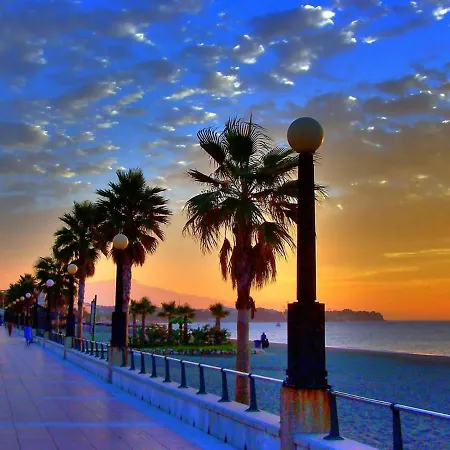 - Playa - Con Amplia Terraza Abierta A La Piscina El12