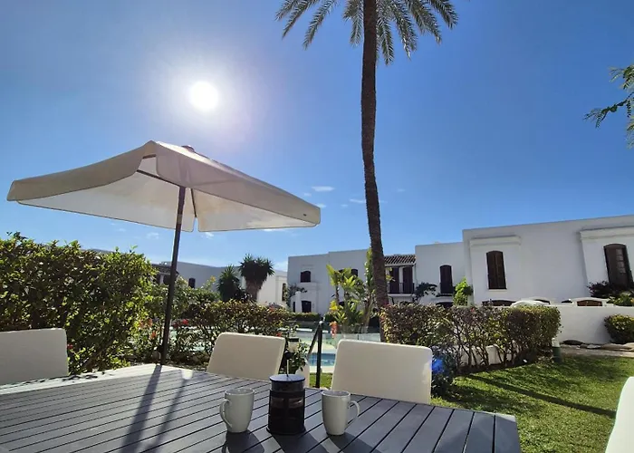 Вілла - Playa - Con Amplia Terraza Abierta A La Piscina El12 Естепона