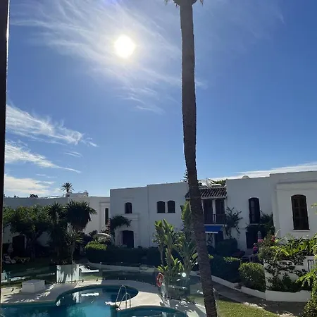 - Playa - Con Amplia Terraza Abierta A La Piscina El12 Villa Estepona