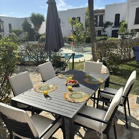 - Playa - Con Amplia Terraza Abierta A La Piscina El12 Estepona